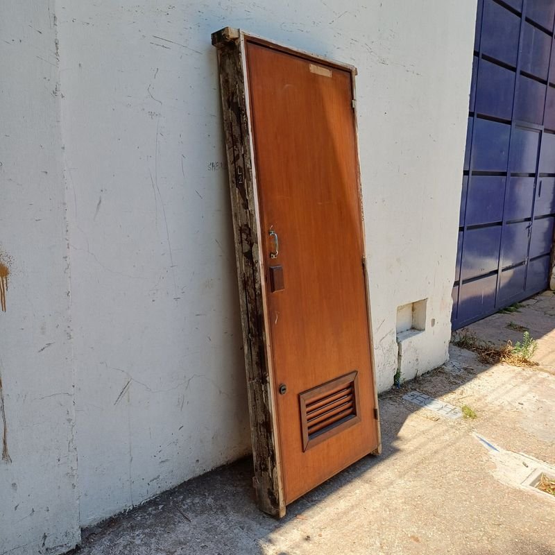 Puerta de contrachapado con marco y brazo hidráulico - imagen 5