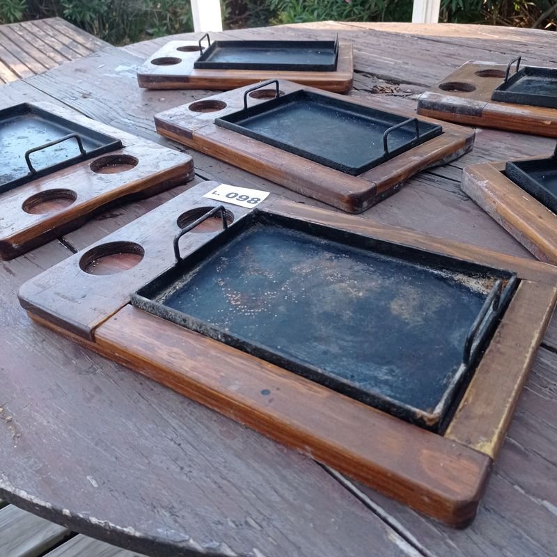 Doce piezas de hierro fundido y tablas - imagen 2