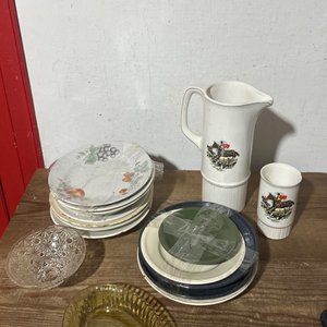 Lote anterior: Juego de Platos de Loza con Jarra y Taza