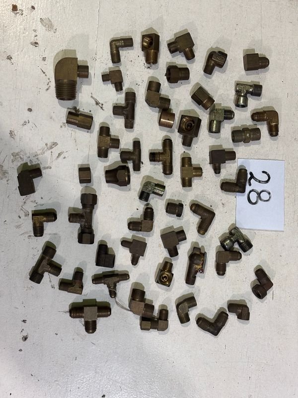 Lote de 50 Piezas de Conexiones de Bronce para Tuberías