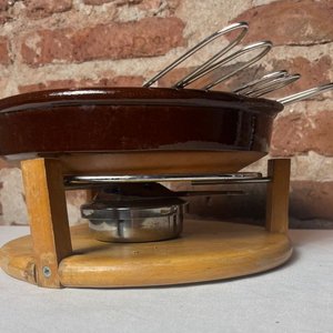 Olla para Fondue Completa con Soporte de Madera y Pinchos - imagen 4