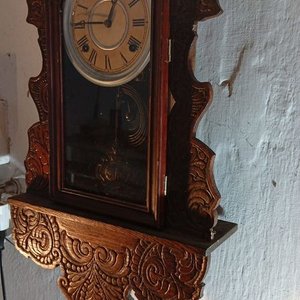 Reloj de Pared Americano con Caja de Roble Tallada y Péndulo - imagen 2