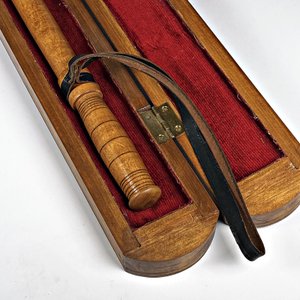 Palo de Policía Antiguo de Madera con Estuche Original - imagen 3