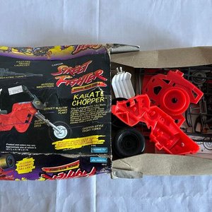 Vehículo de juguete Street Fighter Karate Chopper - imagen 2