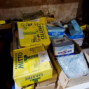 Lote de Tornillos y Clavos Varios - imagen 4