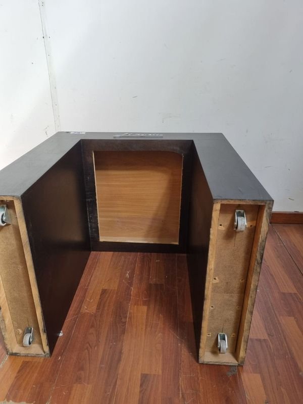 Mesa Rodante Tipo Stand en Madera - imagen 6