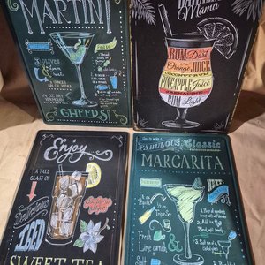 Lote siguiente: Set de 4 Carteles Decorativos de Bebidas Clásicas