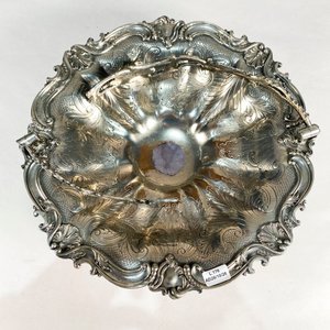 Centro de Mesa Metálico Labrado con Asa y Detalle de Avería - 34 cm Diámetro - imagen 4