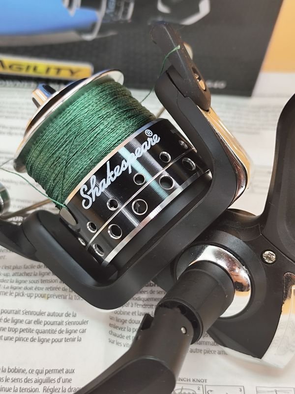 Reel de pesca Shakespeare Agility AG40 en excelente condición - imagen 2