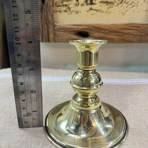 Candelero de Bronce Torneado con Base Circular - imagen 4