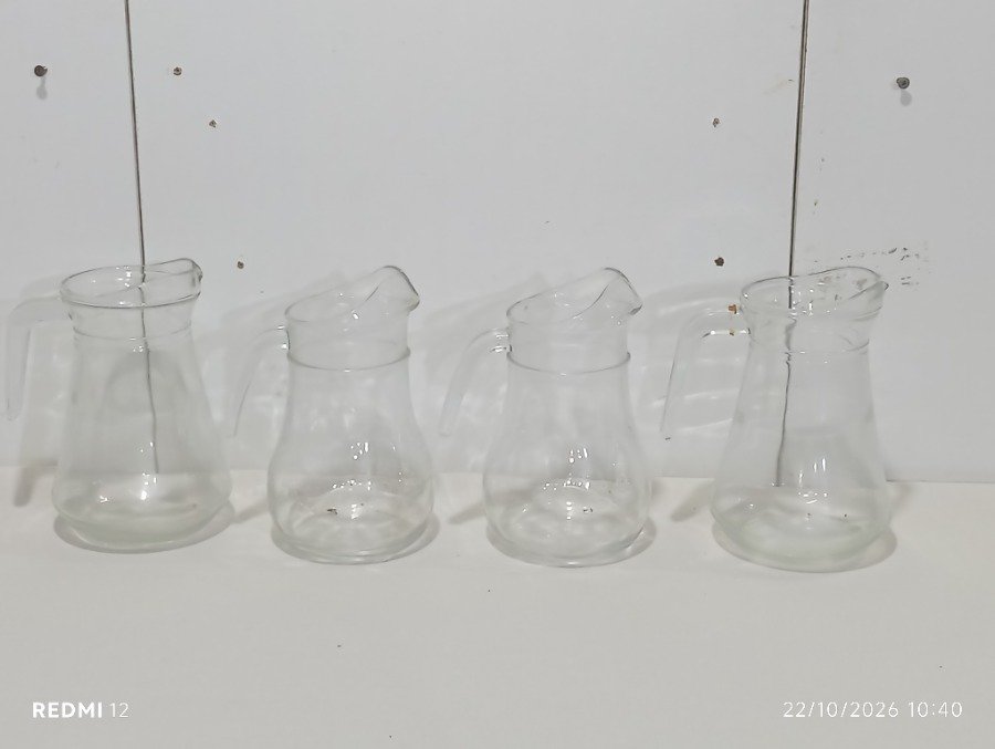 Juego de 4 jarras de vidrio transparentes