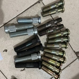 Lote de Tornillos para Rueda de Camión y Carro - imagen 10