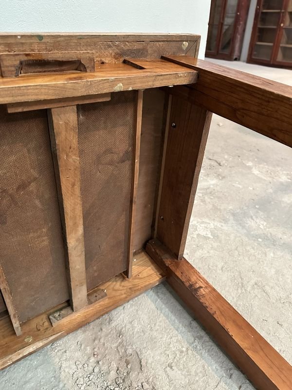 Mueble en Madera con Diseño Antiguo - imagen 10
