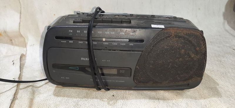 Lote siguiente: Radio Grabador Panavox con Sintonizador AM y FM Local