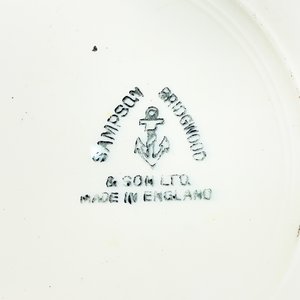 Cuatro piezas, cofre de huevos en porcelana, platos para postre  Limoge e inglés, alhajero en porcelana - imagen 5