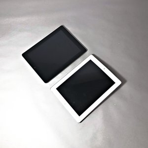 Lote anterior: Dos iPads: Uno con Pantalla Rota y Funcional, Otro No Enciende