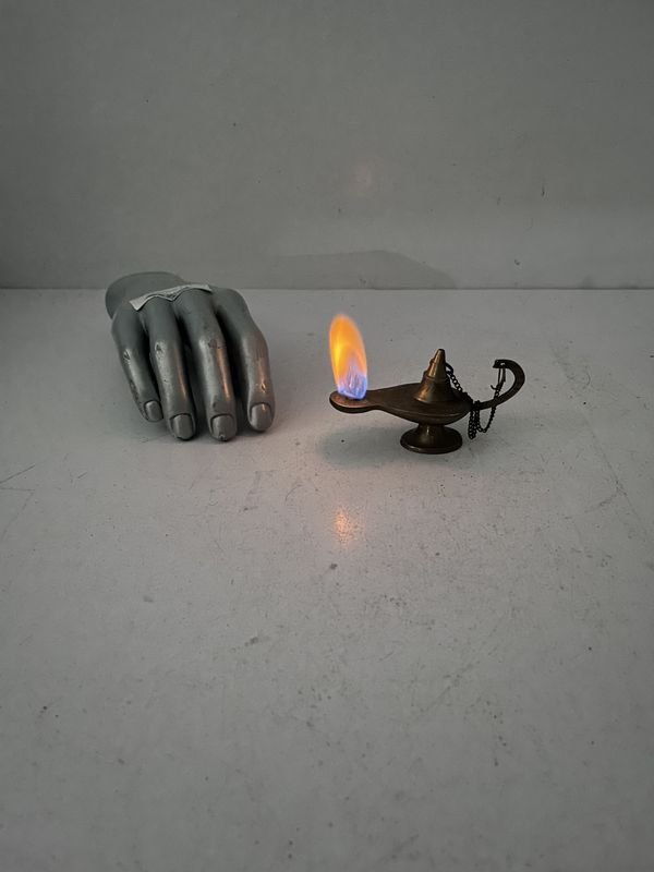Candil de Bronce Decorativo con Cadena y Tapa