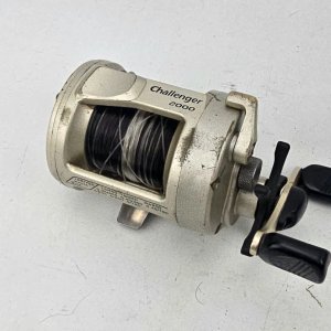 Reel Rotativo de Pesca Challenger 2000 Plateado - imagen 2