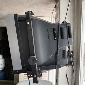 Televisor Panavox a Tubo con Soporte de Pared y Control Remoto - imagen 5