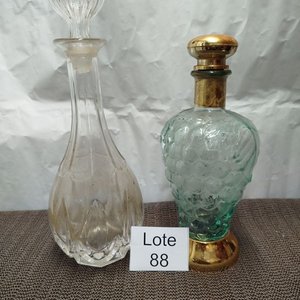 Lote anterior: Juego de 2 Botellas Licoreras de Vidrio con Tapa
