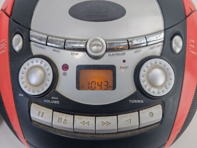Radio Portátil con CD y MP3 en Buen Estado - imagen 2