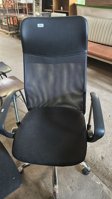 Lote siguiente: Silla de escritorio para oficina