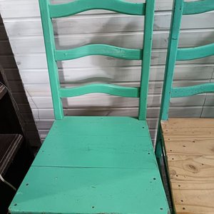 Tres Sillas Antiguas de Madera con Asiento de Pino - imagen 7