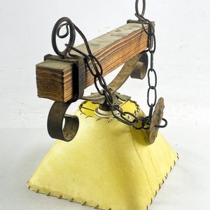 Colgante Rústico de Madera y Hierro con Pantalla Amarilla - imagen 3