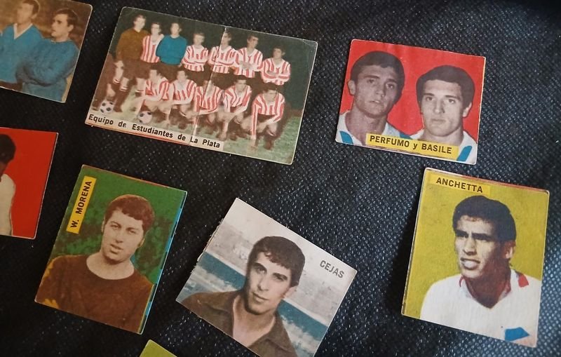 Lote de 11 Figuritas de Fútbol y Misceláneas: Crack, Historia del Fútbol