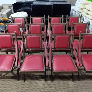Seis Sillas Plegables de Madera Maciza con Asiento y Respaldo de Cuero Rojo - imagen 2