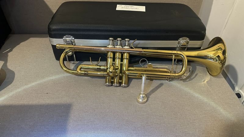 Lote siguiente: Trompeta Memphis Instrumento Musical