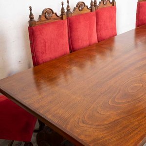 Mesa de Comedor Española con Ocho Sillas Tapizadas en Pana Roja - imagen 3