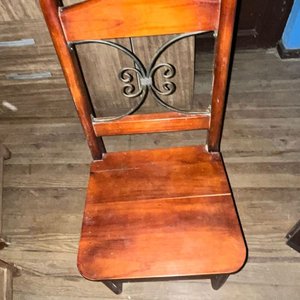 Silla de Madera Maciza con Detalles de Forja - imagen 2