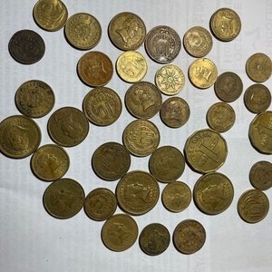 Lote siguiente: Lote de Monedas de Bronce de Colección - Años Variados