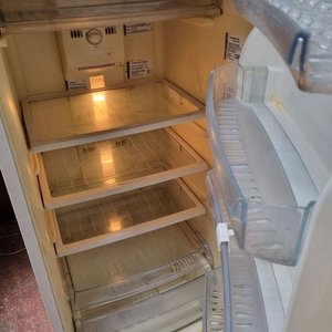 Heladera con Freezer Whirlpool Blanca - Buen Estado y Funcionamiento - imagen 3