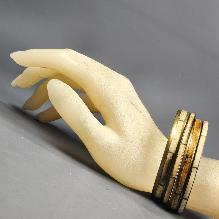 Item 16465 - Image 2