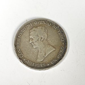 Moneda de Plata Un Peso 1917 República Oriental del Uruguay - imagen 3