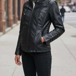 Campera de Eco-cuero Negra Tanming con Capucha Desmontable - imagen 2
