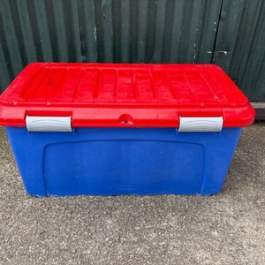 Lote anterior: Caja Plástica Grande Azul y Roja para Juguetes y Almacenamiento