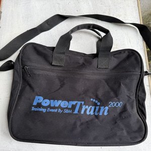 Lote de 2 Bolsos: Negro "PowerTrain 2000" y Bordeaux Estilo Maletín - imagen 5