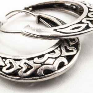 Par de Aros de Plata Calados Estilo Corazones - imagen 2