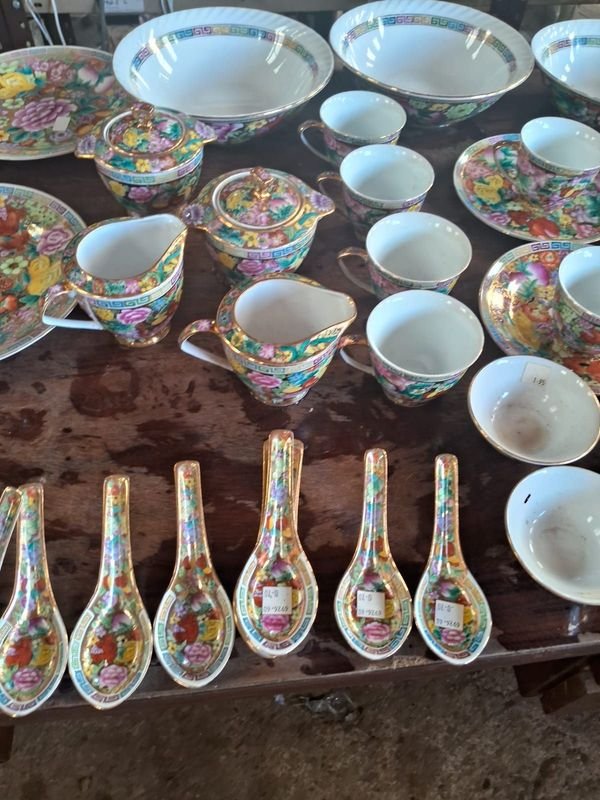 Porcelana y Cerámica Chinesa con Diseño Floral - imagen 5