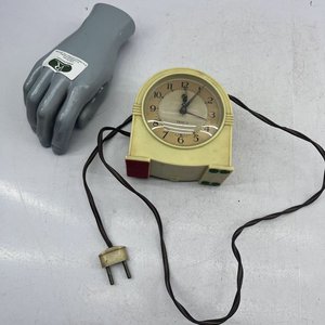 Reloj Eléctrico Temco Inglés de Baquelita - imagen 2