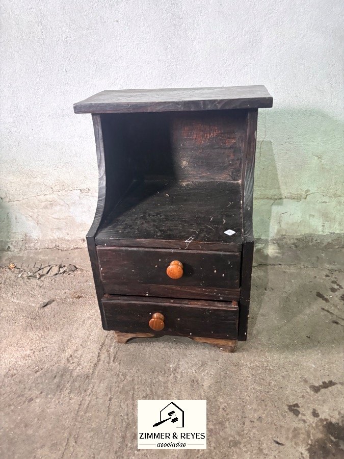Mesa de Luz Antigua de Madera Oscura con Dos Cajones