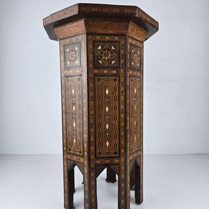 Mesa Turca Octogonal con Incrustaciones de Madera y Nácar - imagen 2