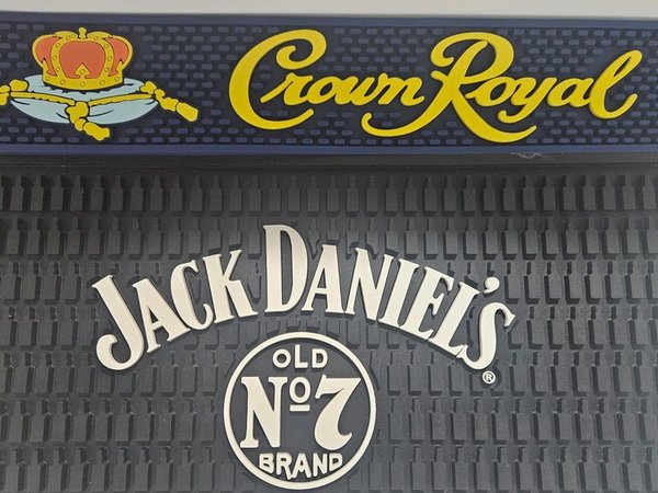 Logotipos de Jack Daniel's y Crown Royal en escurridores de vasos - imagen 1