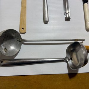 Lote de Utensilios de Cocina: Espátulas, Cucharones, Colador y Más - imagen 5