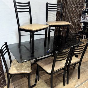 Juego de Comedor: Mesa con Tapa de Vidrio Templado y 6 Sillas de Caño Tapizadas - imagen 3