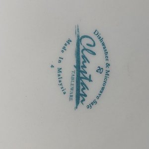 Lote de Vajilla de Loza: Sopera, Fuentes, Salsera y Platos - imagen 11