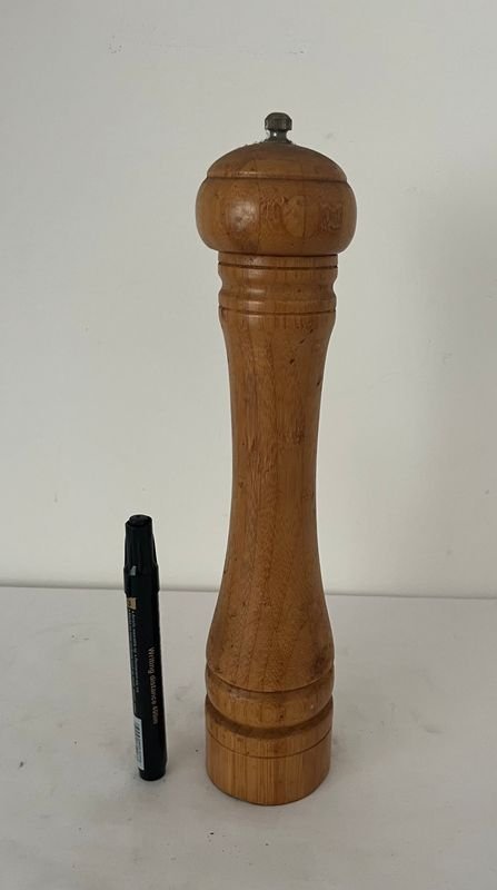 Pimentero de madera con características únicas - imagen 2